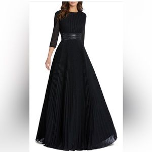 Mac Duggal Sparkle Pleated Ballgown, Black, Size 10